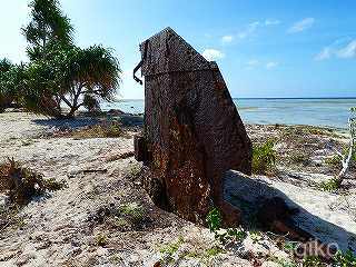 Trace of the battery in the betio island east side